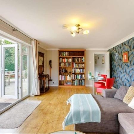 הוילה סטרטפורד-אפון-אבון The Nook Located In A Beautiful Garden Setting With Parking מראה חיצוני תמונה