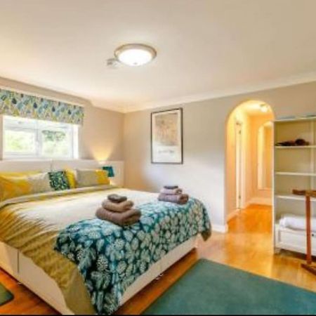 הוילה סטרטפורד-אפון-אבון The Nook Located In A Beautiful Garden Setting With Parking מראה חיצוני תמונה