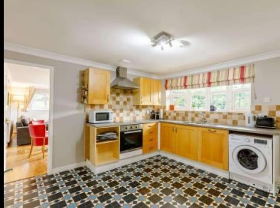 הוילה סטרטפורד-אפון-אבון The Nook Located In A Beautiful Garden Setting With Parking מראה חיצוני תמונה