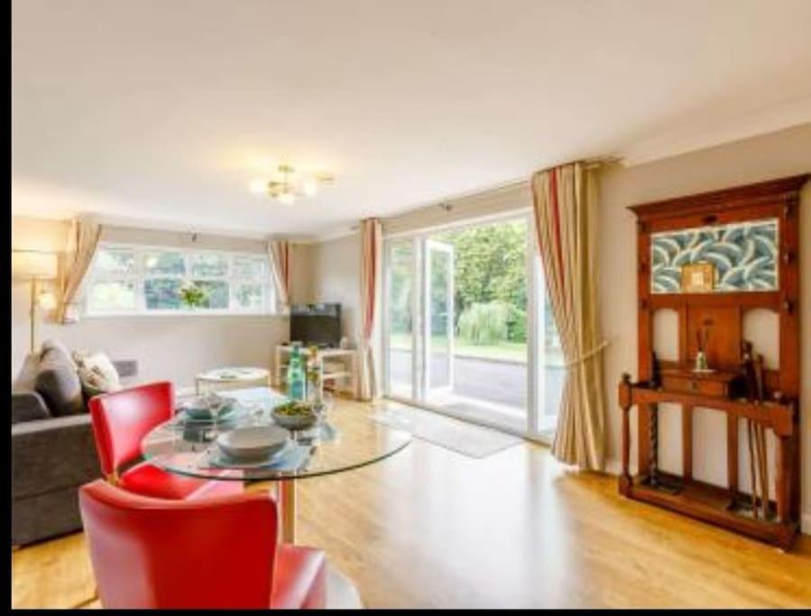 הוילה סטרטפורד-אפון-אבון The Nook Located In A Beautiful Garden Setting With Parking מראה חיצוני תמונה